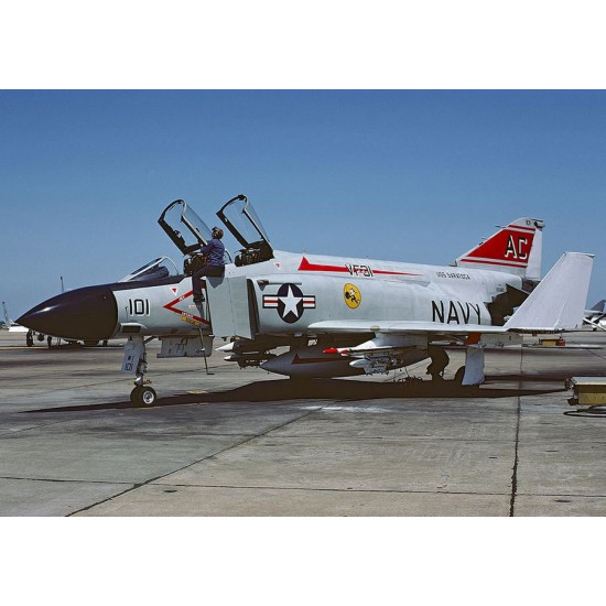 CAT4 R48062 1/48 F4J/S Phantom II ECM fairings, scale model kit for